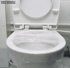 马桶里放的清洁东西,马桶里放一袋水