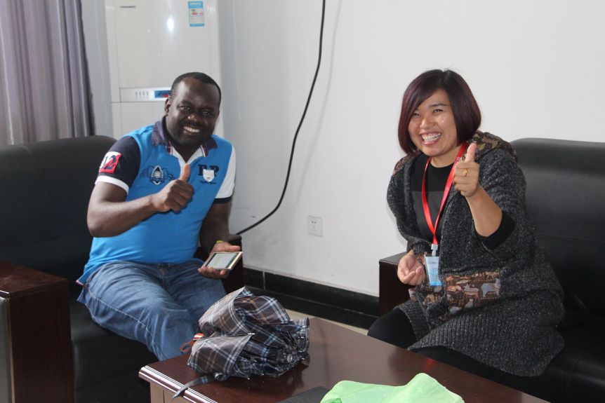 被煤老板搞趴下的山东小伙，在非洲贫民窟卖打井机，年销半亿