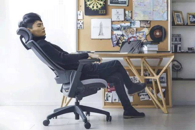 员工午休躺着睡,员工午休超过午休时间