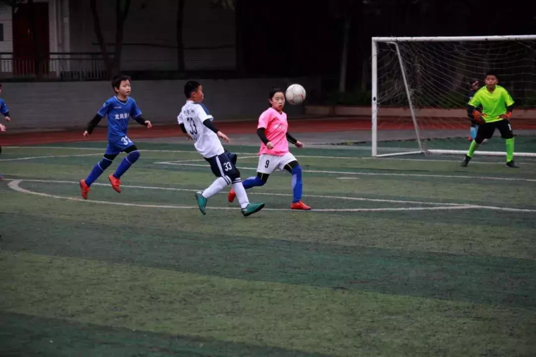 脚下过才叫真本事新希望俱乐部足球小将们出击！