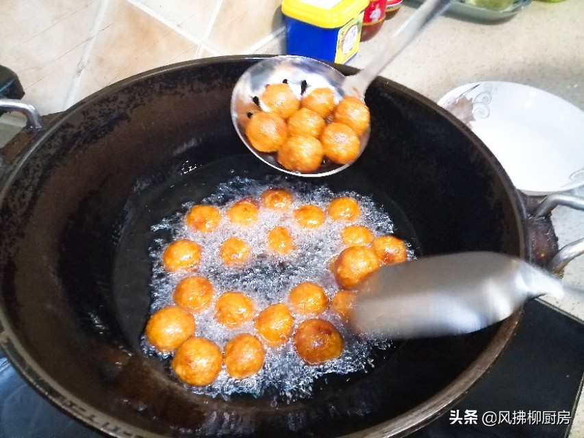 红薯丸子油炸不硬的方法,不用油的油炸红薯丸子