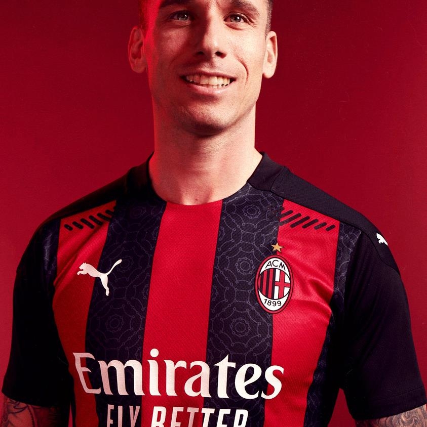 AC米兰20-21赛季主场球衣