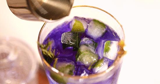 体育西这间甜品店，一屋子都是鲜花，还没有正式菜单……