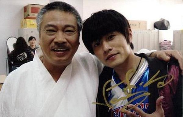 周星驰和吴孟达落荒而逃,吴孟达周星驰投资