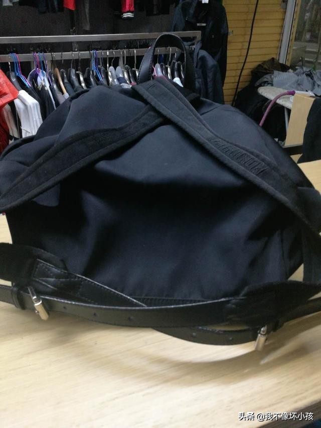 哪个奢侈品的双肩背包好看,最流行奢侈品双肩包