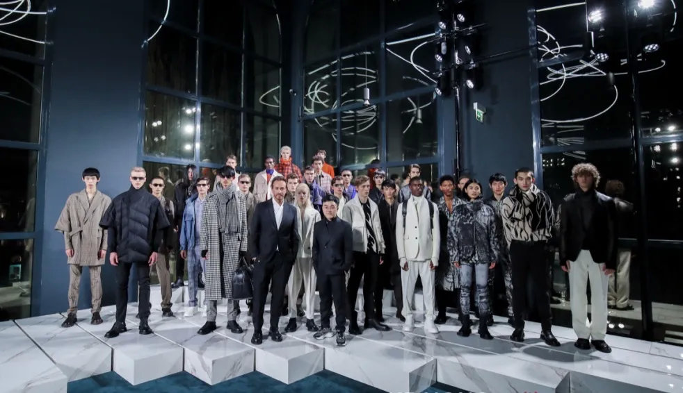 一件很有调性很有档次的男装,怎样选择一款好的男装