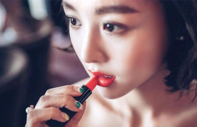 好看显白的大牌口红色号,涂起来很温柔的口红颜色