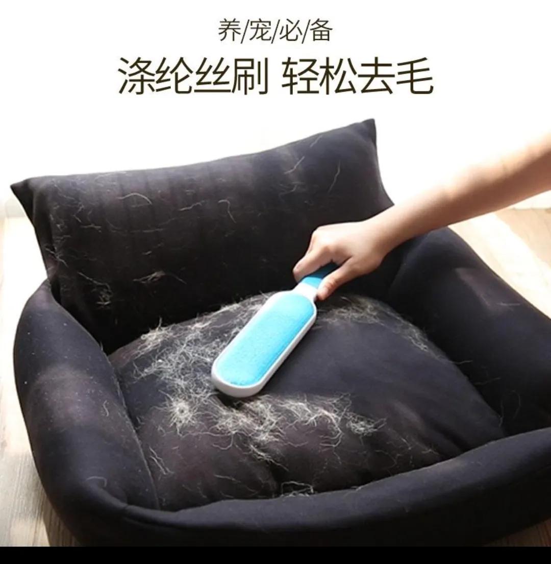 猫咪身上一块一块的掉毛是啥原因,猫咪皮肤结痂掉毛擦什么药比较好