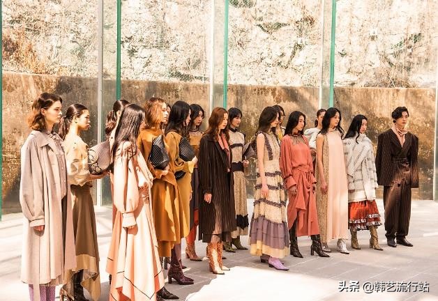 2020春夏巴黎时装周chanel秀场,2022秋冬首尔时装周bonbom