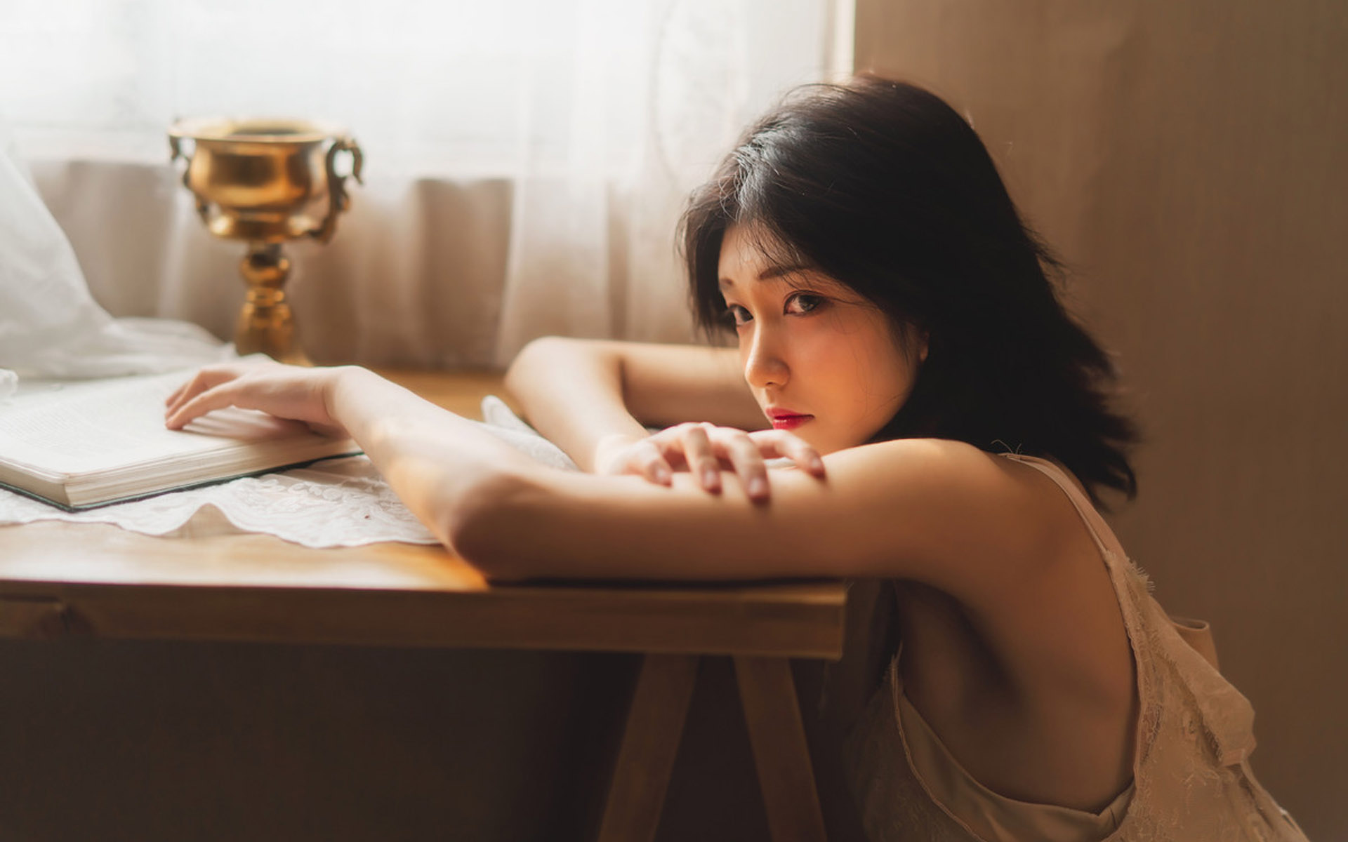 跟心仪女生每天聊天都有哪些话题,怎么聊天会让女生感受到爱意