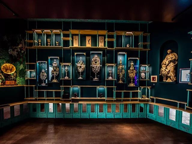 惊了，“钻石之都”竟然不产钻