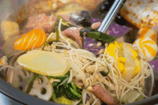 辽宁大姐秘制麻辣拌,东北女孩卖东北麻辣拌