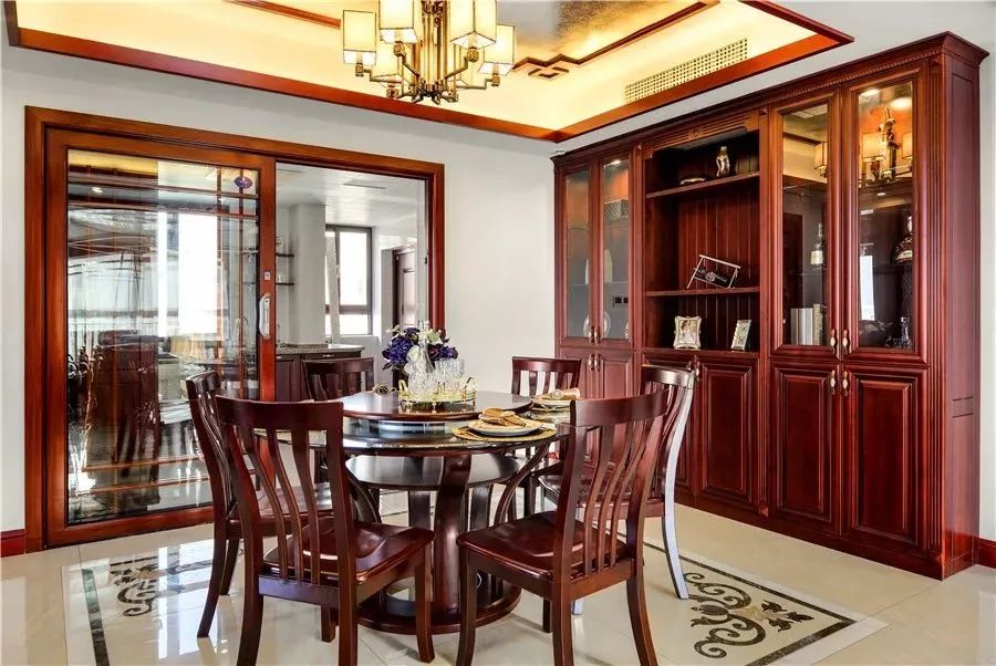 绾笌榛戠殑纰版挒娣卞害瑙f瀽,绾笌榛戠殑纰版挒鍏蜂綋鍒嗘瀽