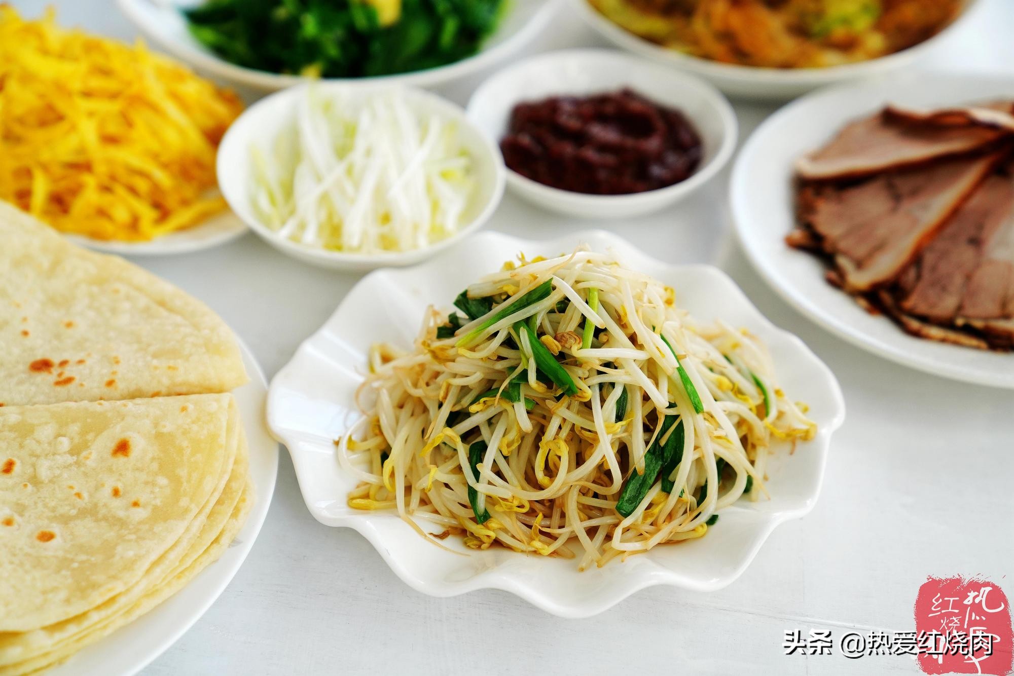 饺子皮蒸春饼抹油了还是撕不开,为什么春饼皮现做容易破