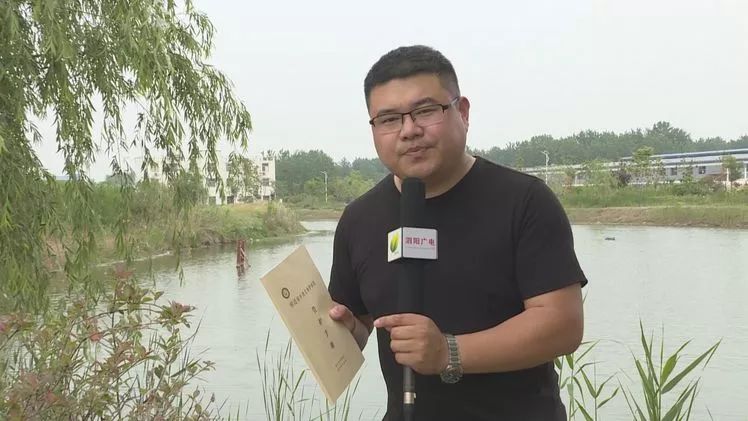 记者节将镜头对准自己,记者节留住我们自己的镜头