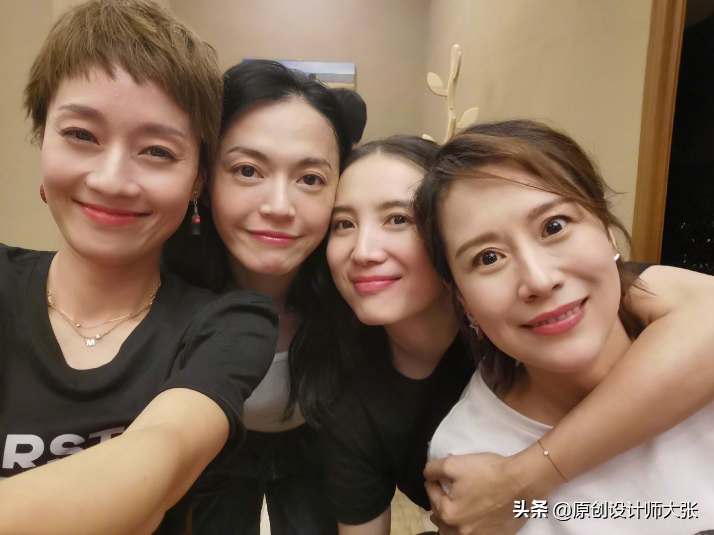 马伊琍出席活动穿的什么衣服,马伊琍全黑look现身