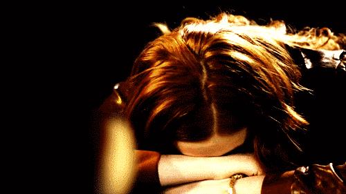 大学考试作弊被老师发现跳楼,补考作弊跳楼