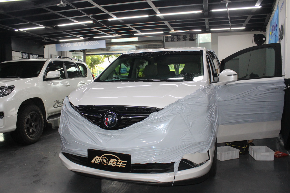 别克gl8音响改装升级,别克gl8音响改装超薄低音