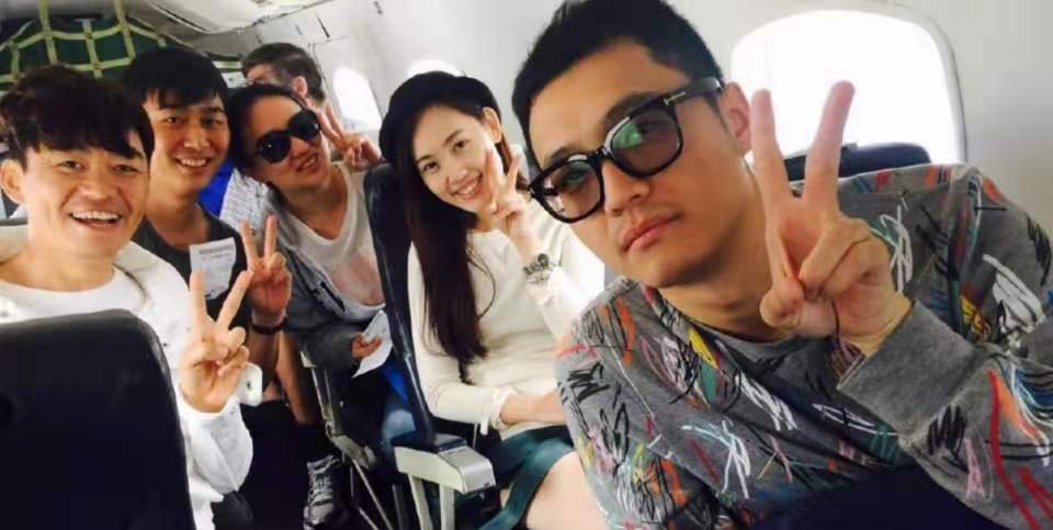 王宝强难逃中年发福！参加聚餐胖一圈，前妻马蓉却大秀身材豪宅