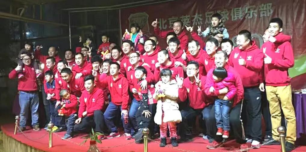 草根球员故事,足球老将的故事简介