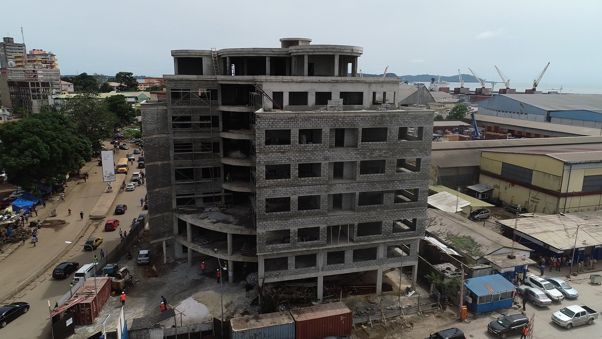 法国在几内亚犯下的恶,是几内亚*变政**不断,穷困潦倒的历史根源