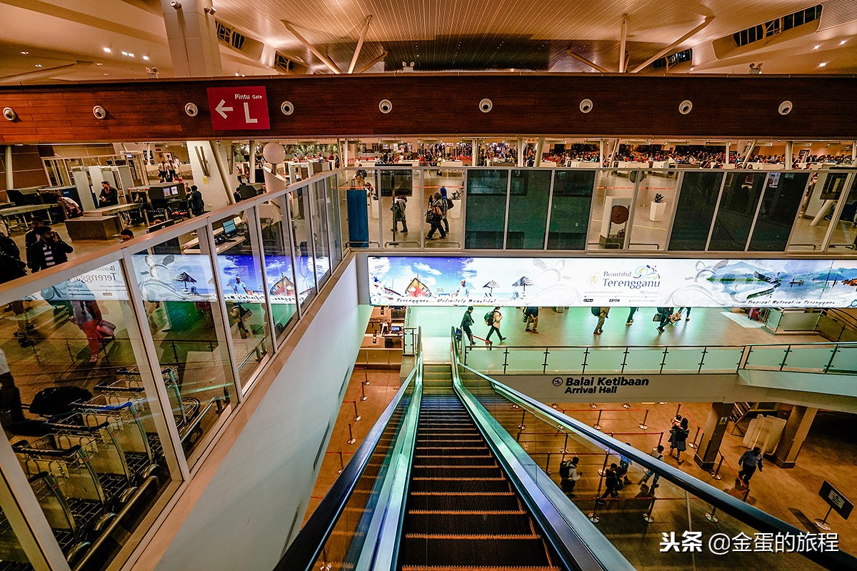 马来西亚吉隆坡亚航机场,亚航机场和吉隆坡国际机场