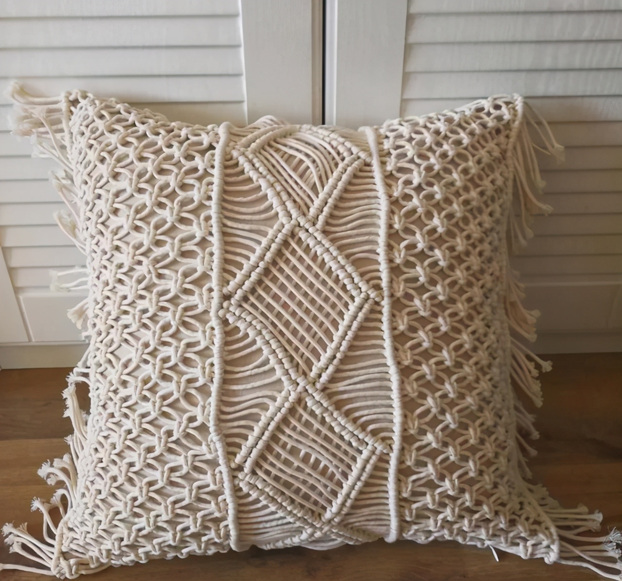 家里旧抱枕，用绳子编个枕套，让你一抱上，就不想放下来！附教程