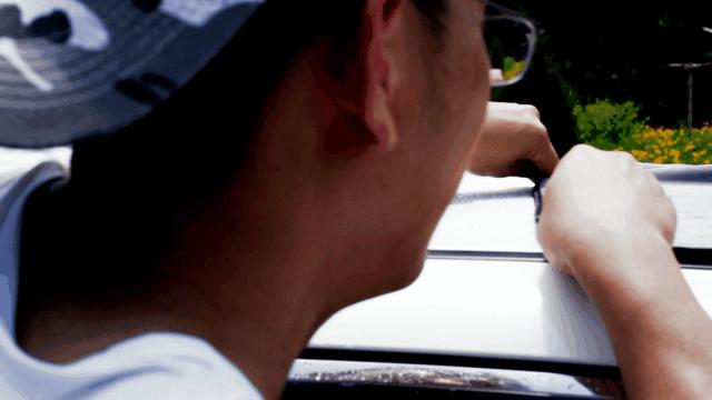 汽车布座椅有污渍怎么清洗,白色汽车上有黑色污渍怎么清洗