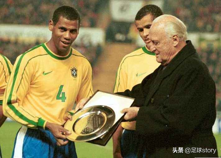 巴西足球历史最佳阵容,了解巴西基本知识