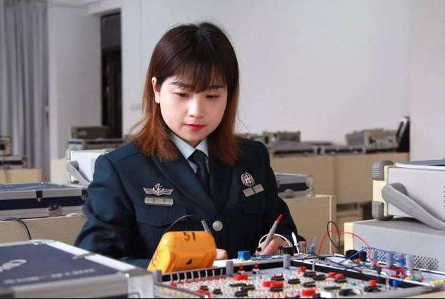 专科报名军队文职是啥出路,军队文职技能岗专科生好进吗