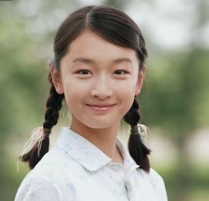 张艺谋说，她会成为“周冬雨的接班人”