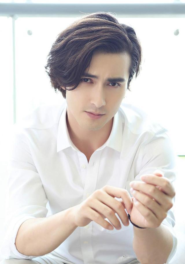 杨幂旗下艺人快递小哥,杨幂签约快递小哥