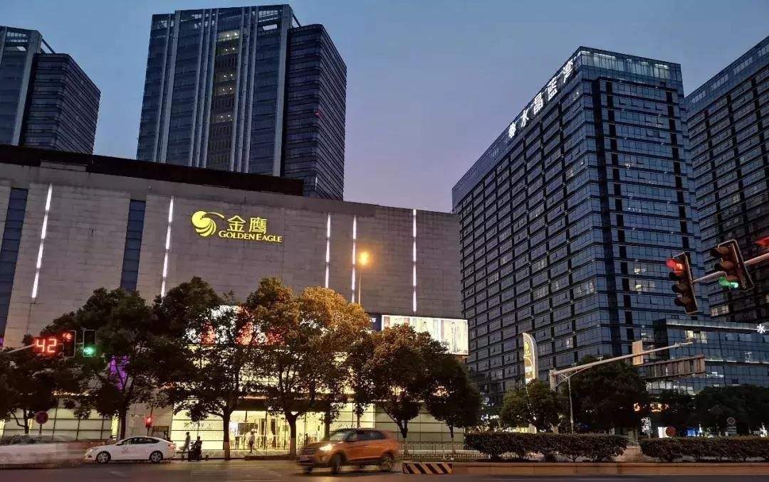 南京逛街哪里比较好玩点,南京逛街买衣服便宜的有什么地方