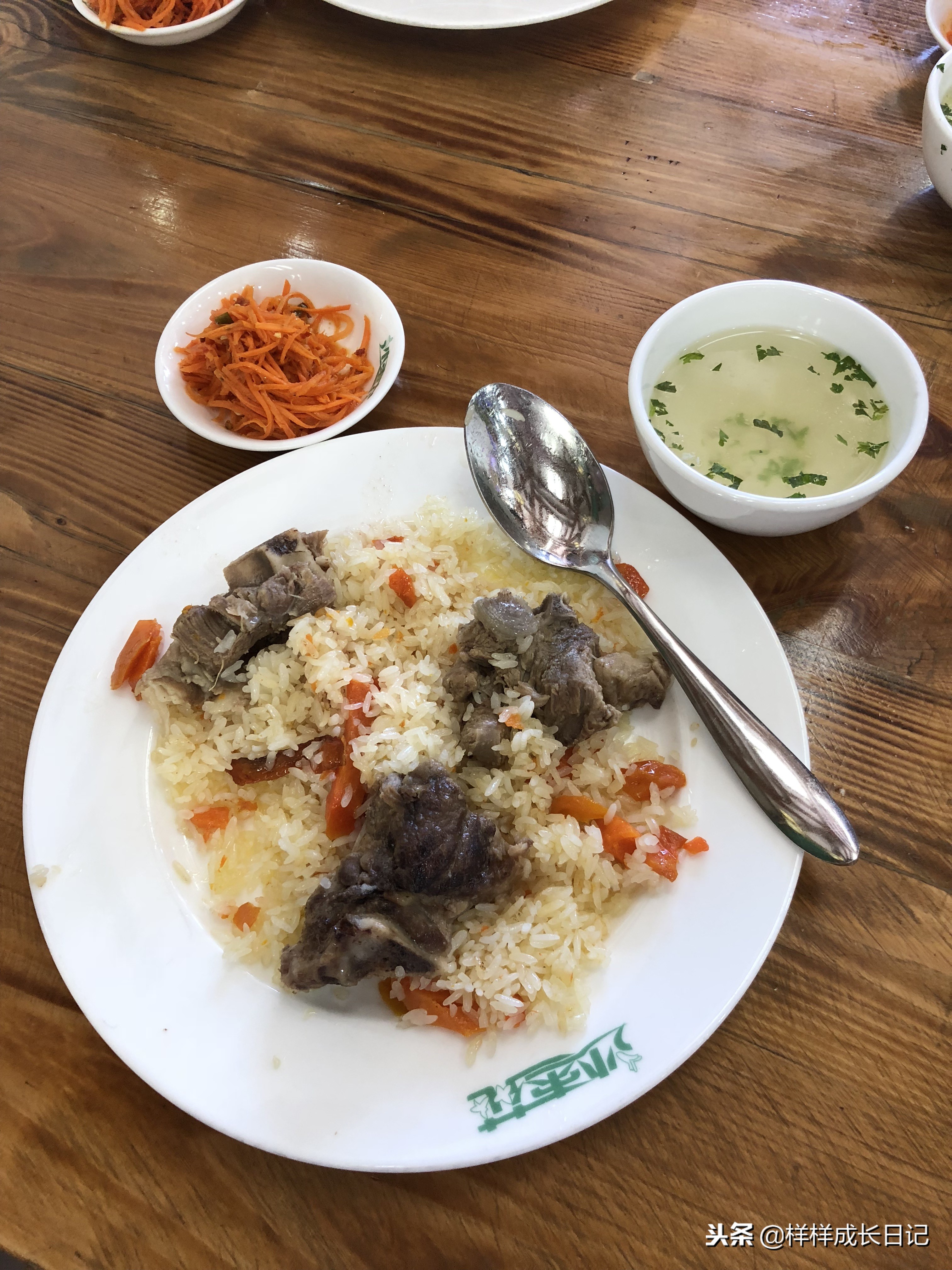 一家三口新疆伊犁旅游,自驾游霍尔果斯路线攻略