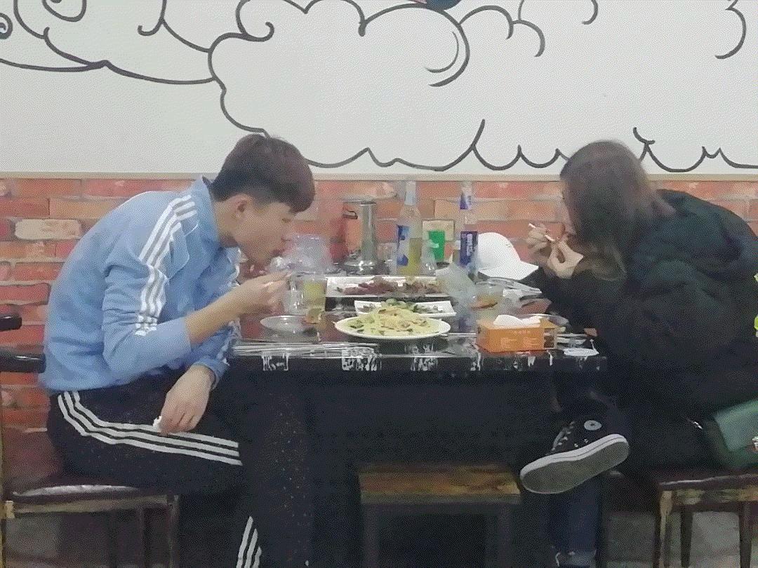 济南小清河南路与二环西路烧烤店,济南烧烤足球队