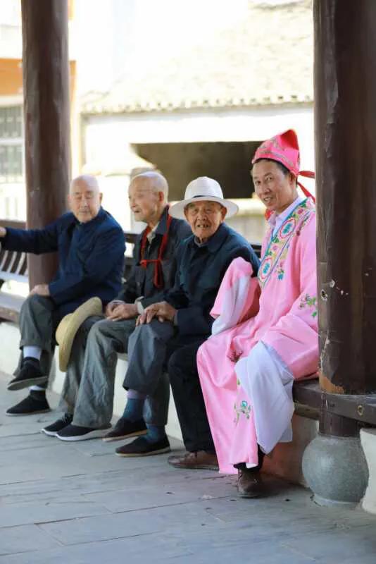 叶细显的诗全集,诗词雅趣对联大全