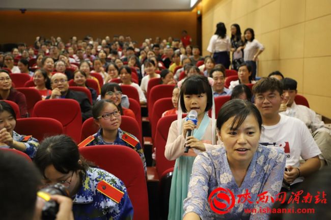 外国友人参观博物馆,渭南外国友人