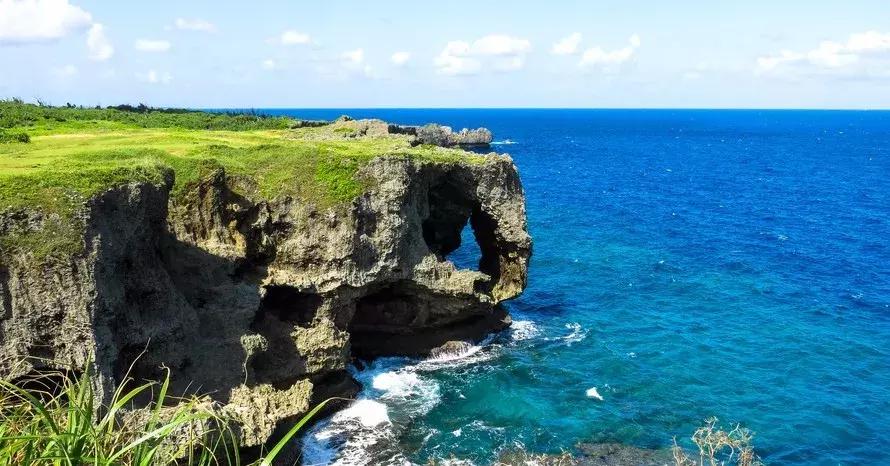 恋恋冲绳丨有一种海水的蓝，叫做“果冻蓝”