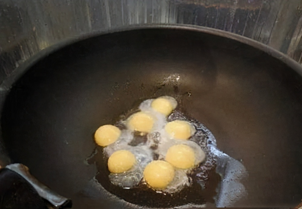 家养的乌龟下蛋了怎么回事,多年的乌龟下蛋了