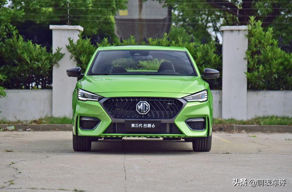 名爵6新款顶配有没有不带尾翼的,名爵6第三代赛道绿适合男的开么
