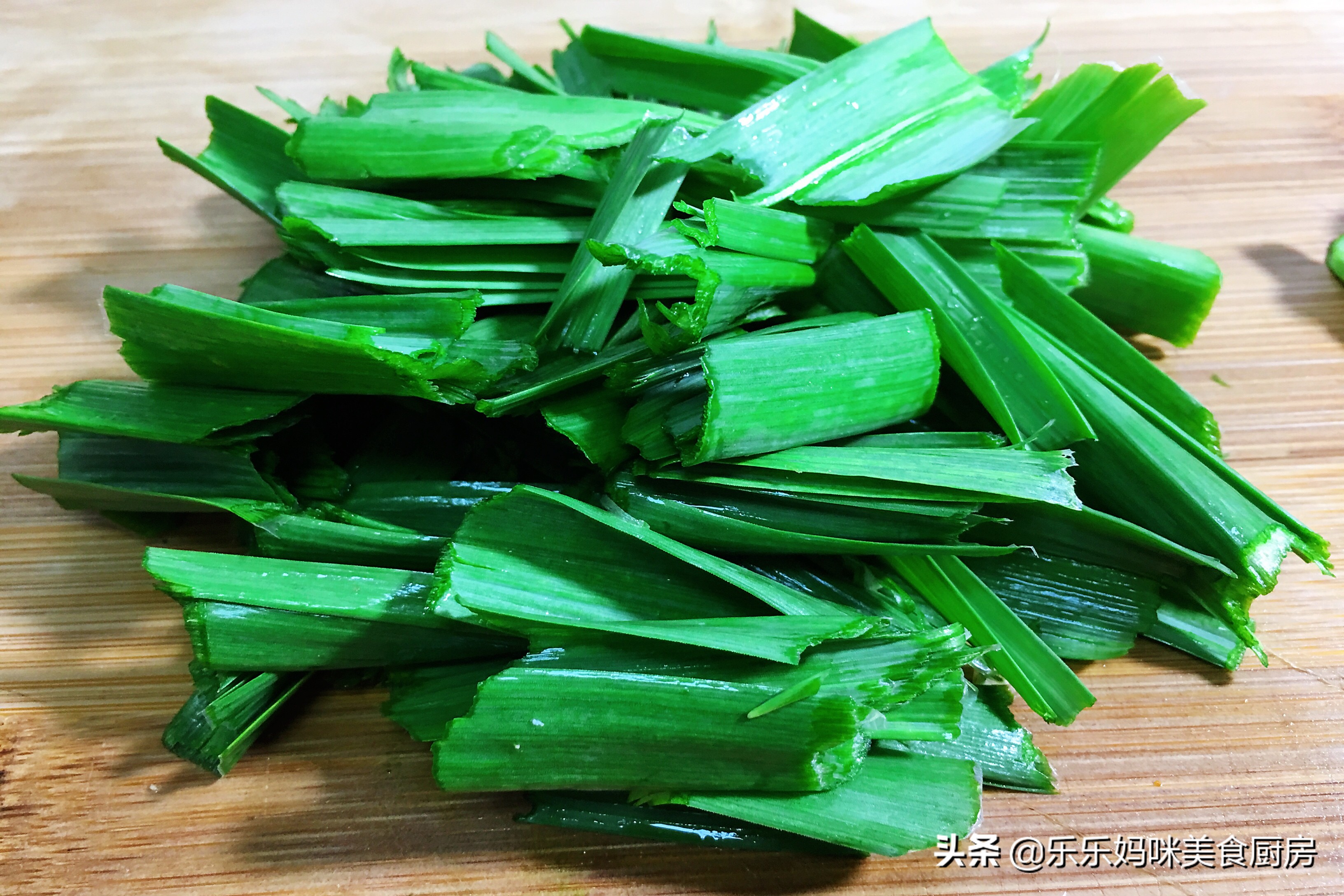 炒豆干放姜,炒豆干怎么炒才不发黑又好吃