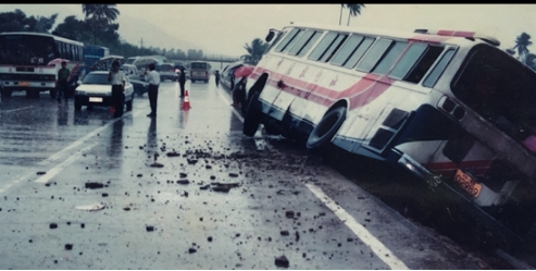 一场疫情再撕“*轮法**功”的“神迹”牛皮