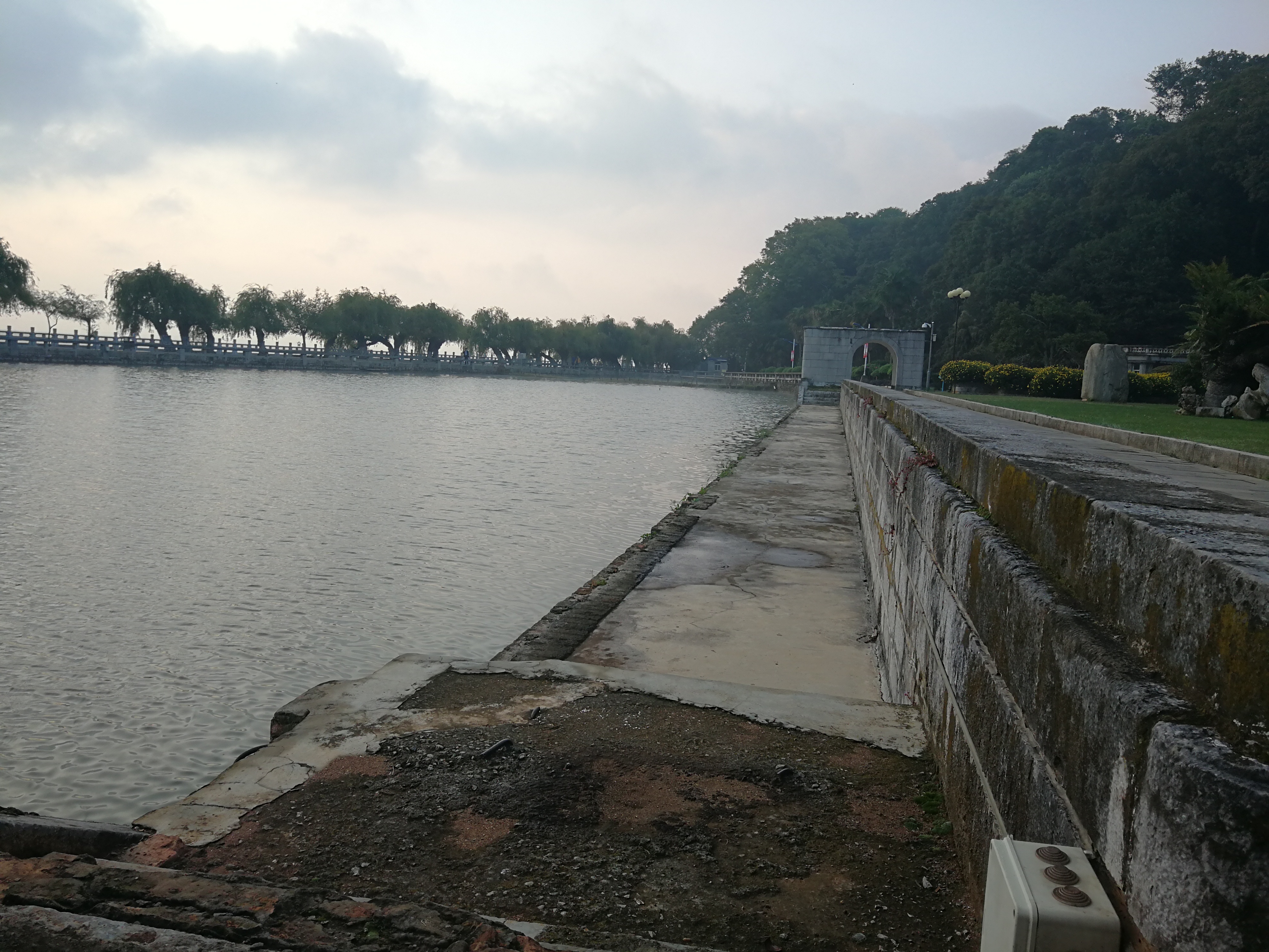 庾澄庆滇池,滇池边西山下神秘别墅