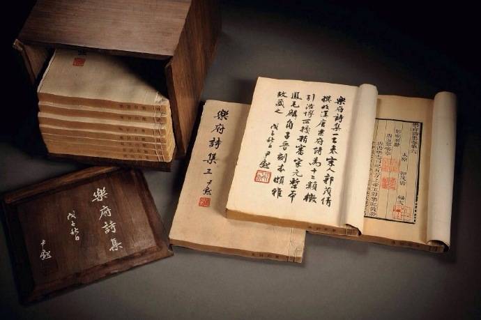 对联上联与下联平仄示范,出句十一个字的对联平仄要求