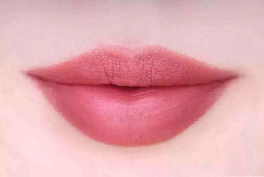 白桃乌龙口红适合黑黄皮,阿玛尼适合黑黄皮的口红