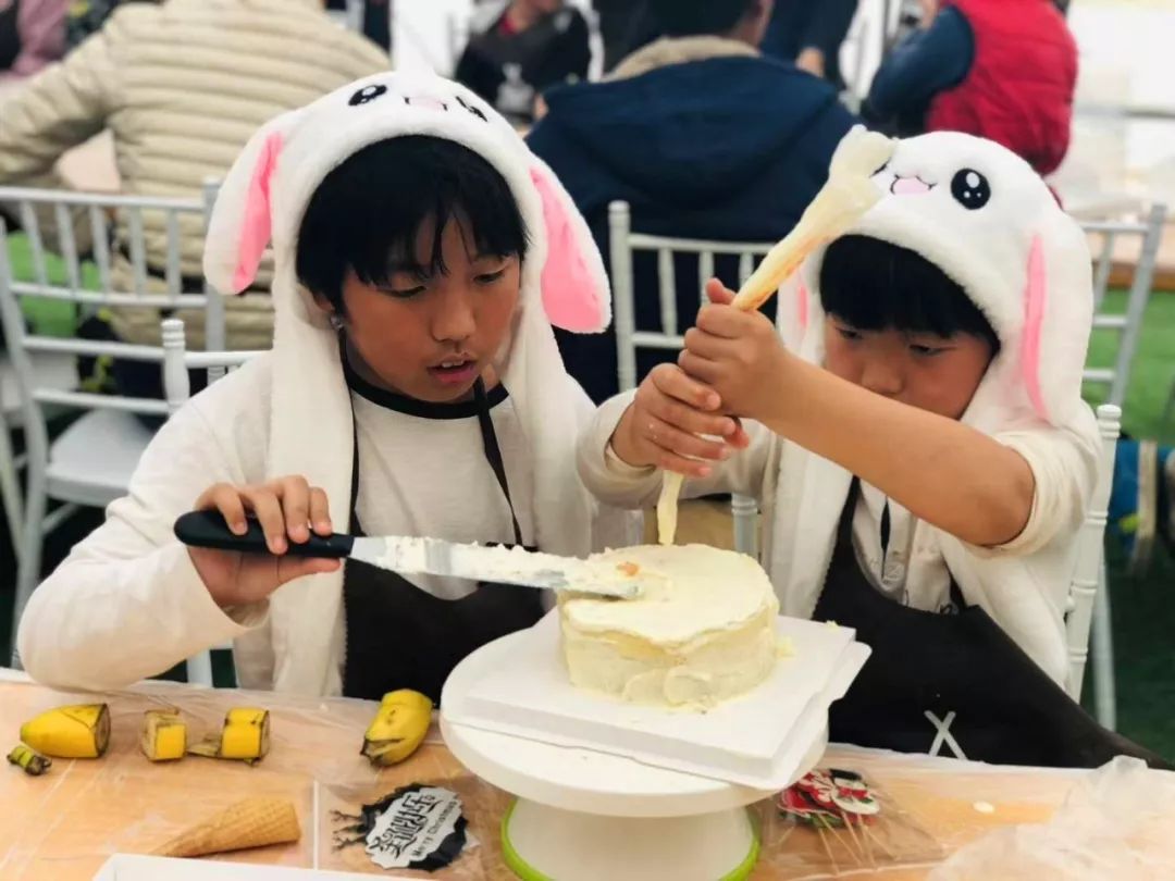 不靠娱乐设施、不接待散客、不主动宣传，这个庄园依然被引爆