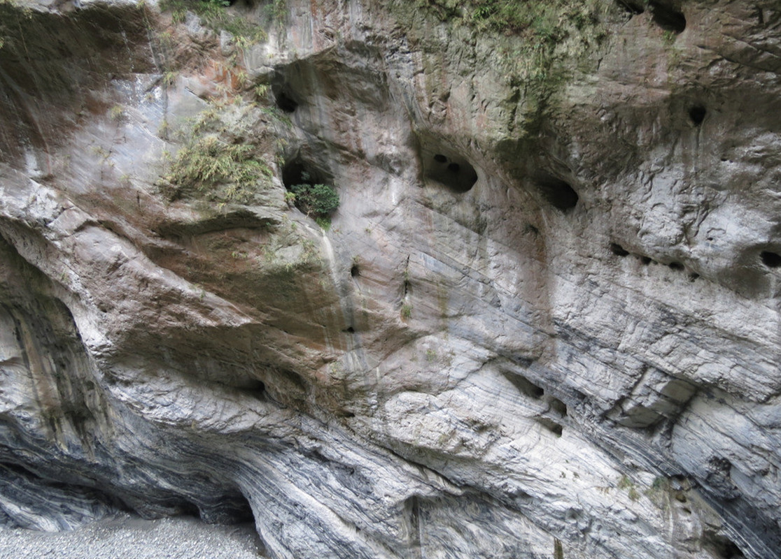 在太平洋掉下去会怎么样,花岗岩一摔就碎了吗