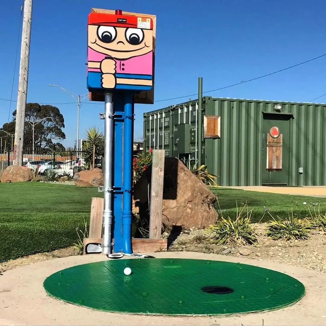 奥斯卡影帝沦为服务员？好莱坞星光大道被糟蹋？网友惊呼神操作