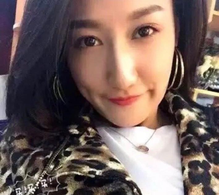 波比出现全图杀人BUG!Karsa爆料小明采访看女主持“沟”