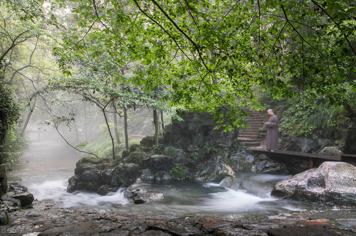 为何“上德言水，下德言火”